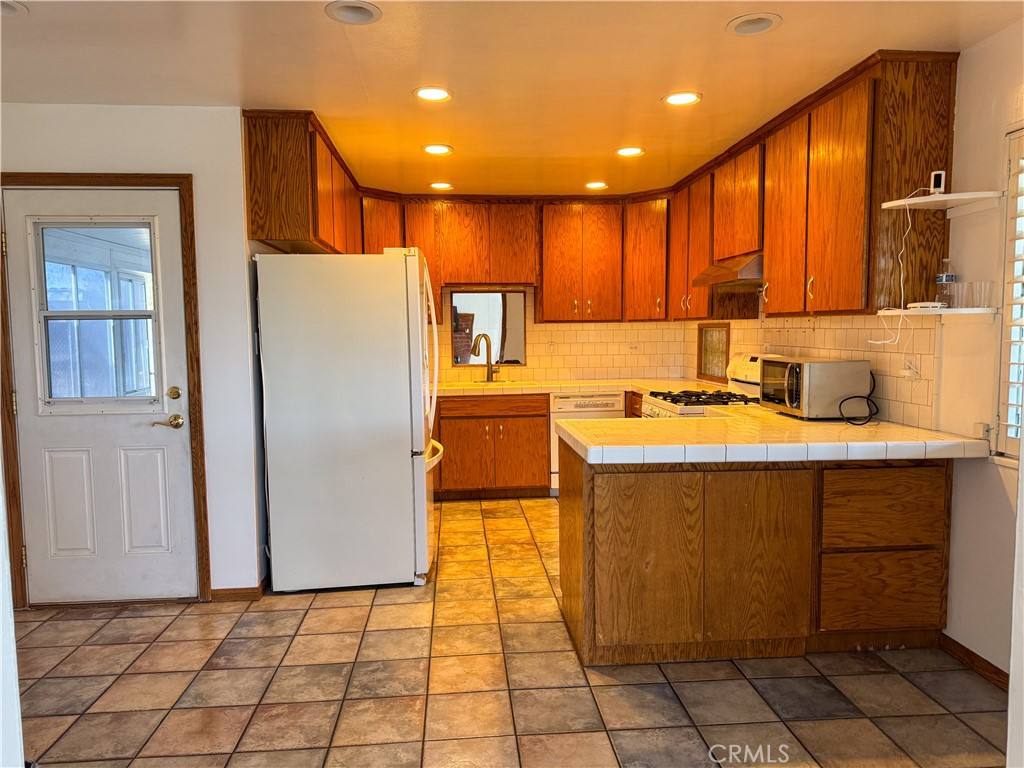 Apartment for rent at 44665 95th St E, Lancaster, CA 93535