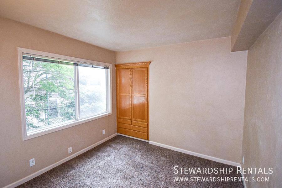 Apartment for rent at 1825 Harris St #9, Eugene, OR 97403