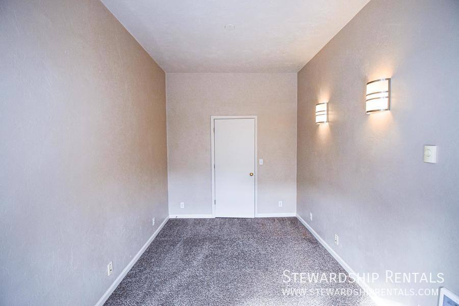 Apartment for rent at 1825 Harris St #9, Eugene, OR 97403