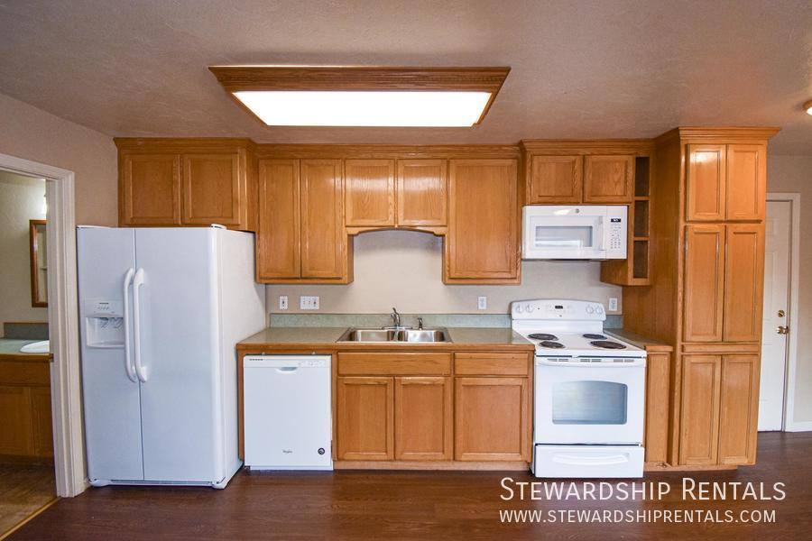 Apartment for rent at 1825 Harris St #9, Eugene, OR 97403