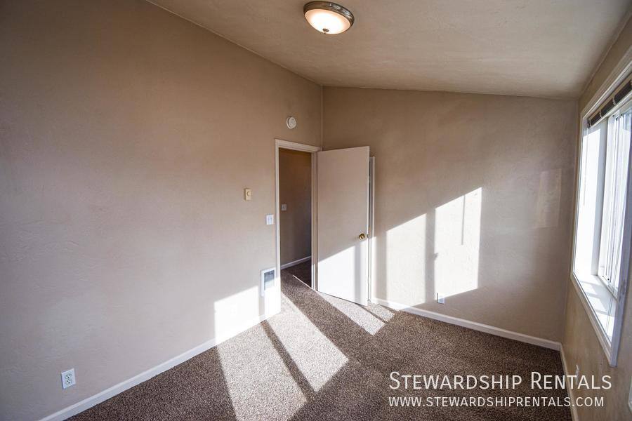 Apartment for rent at 1825 Harris St #9, Eugene, OR 97403