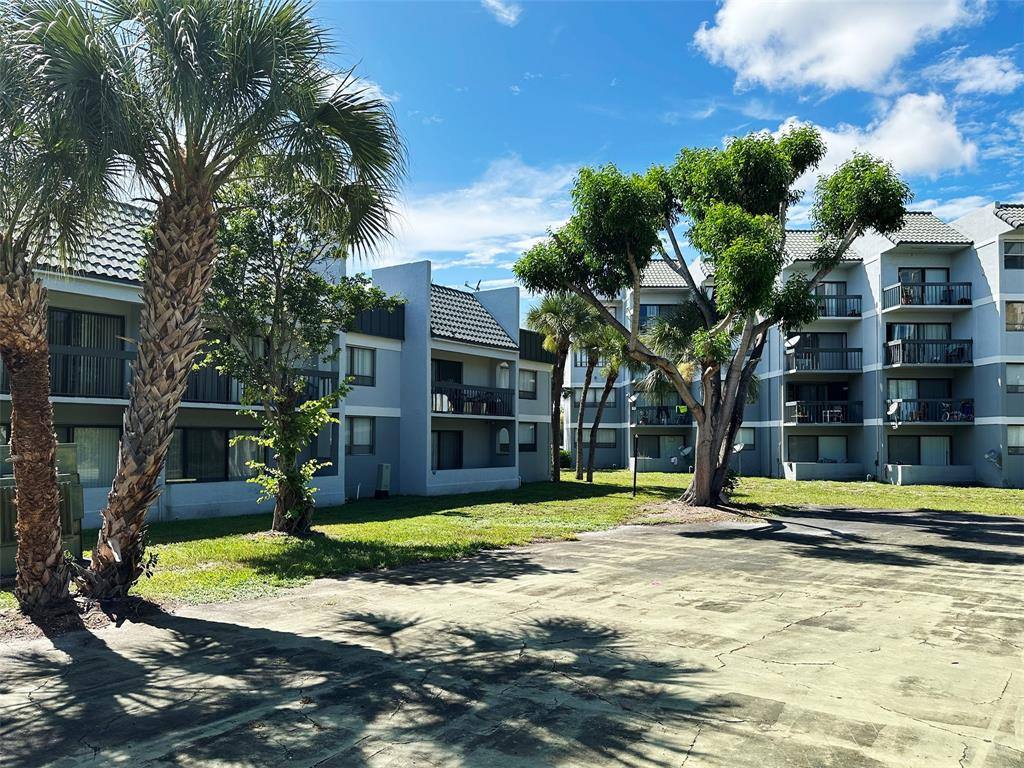 Condo for rent at 1920 N Congress Ave #105, West Palm Beach, FL 33401