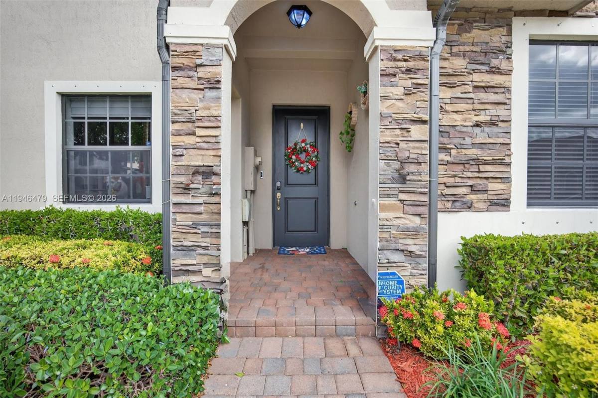 Apartment for rent at 11527 SW 248th Lane, Homestead, FL 33032