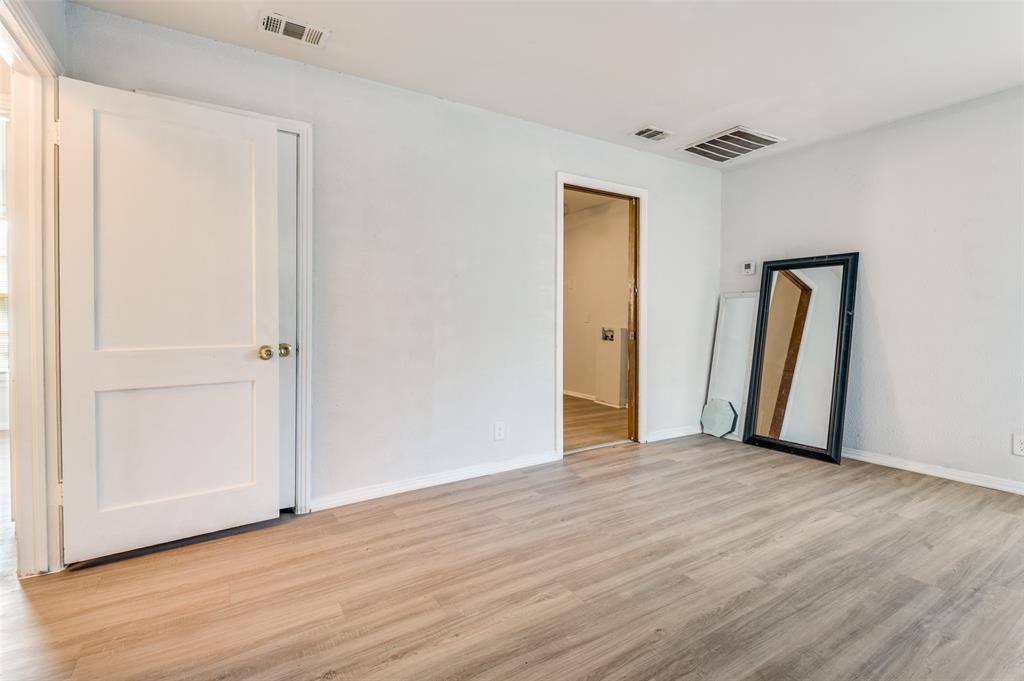 Apartment for rent at 1410 S W St, Arlington, TX 76010