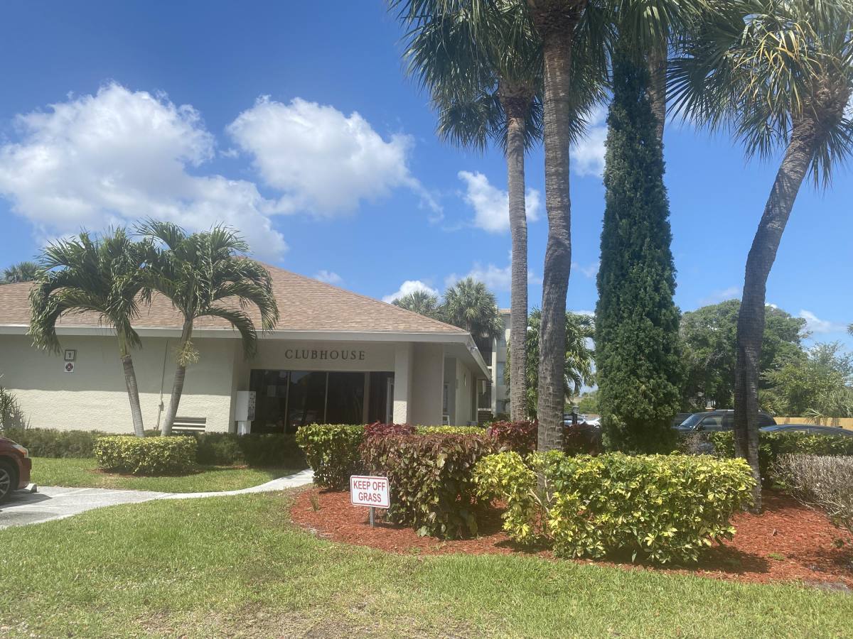 Condo for rent at 1500 N Congress Ave #1500B4, West Palm Beach, FL 33401