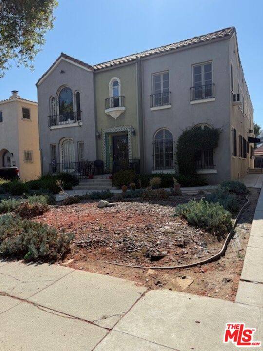 Apartment for rent at 747 S Mansfield Ave #747-4, Los Angeles, CA 90036