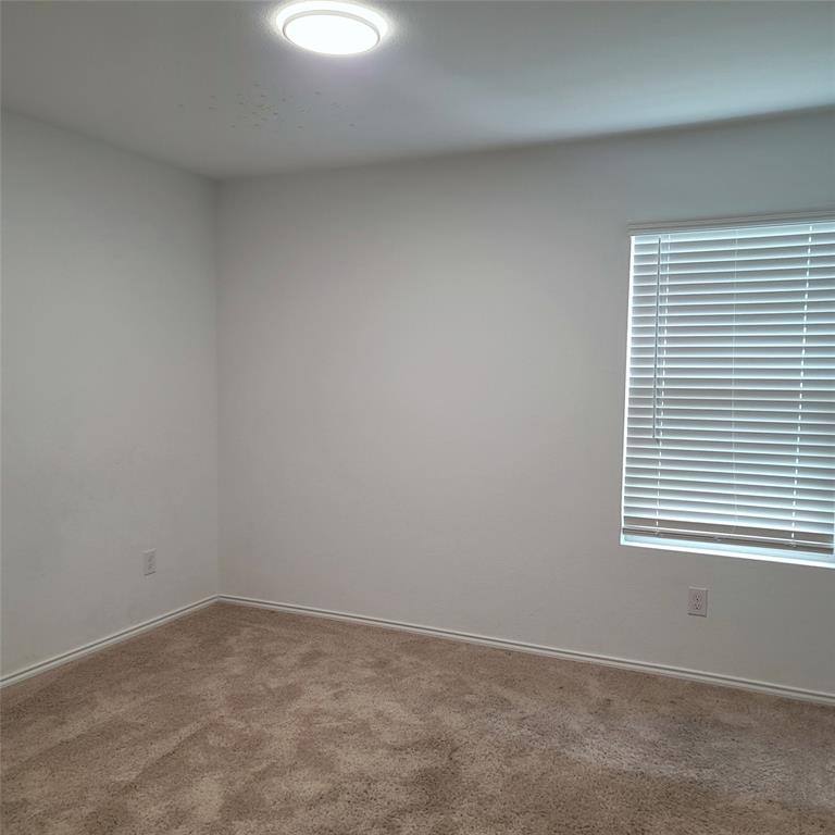Apartment for rent at 1213 Wildflower St, Ennis, TX 75119