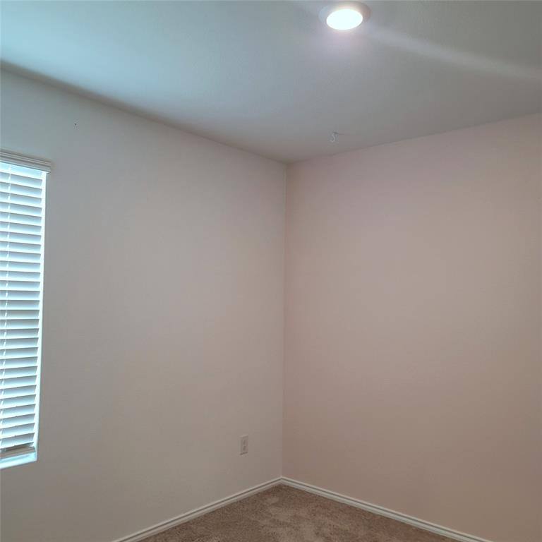 Apartment for rent at 1213 Wildflower St, Ennis, TX 75119
