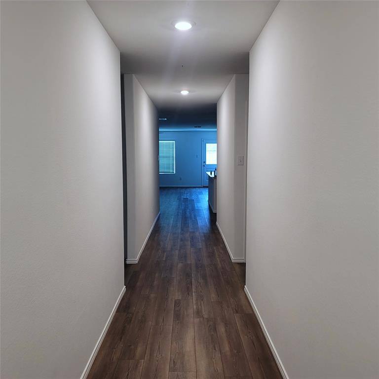 Apartment for rent at 1213 Wildflower St, Ennis, TX 75119