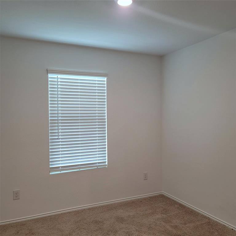 Apartment for rent at 1213 Wildflower St, Ennis, TX 75119
