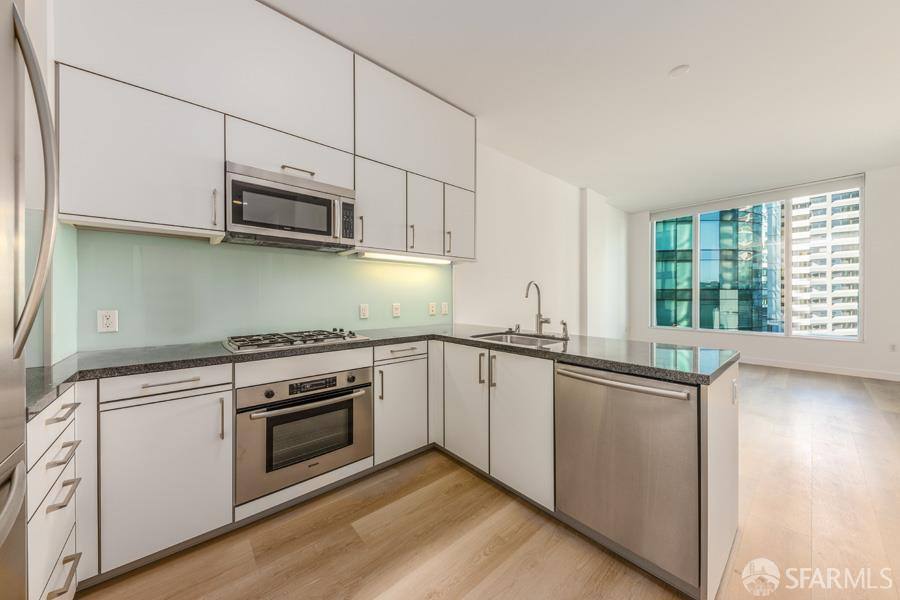 Apartment for rent at 333 Main St #3339H, San Francisco, CA 94105