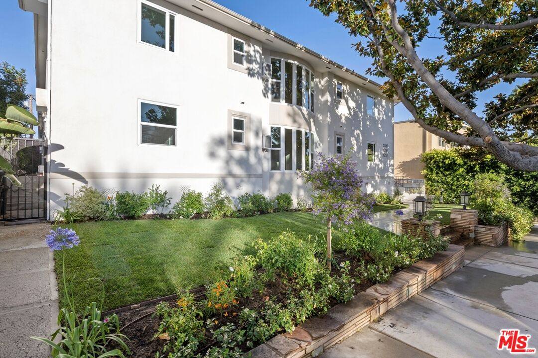 Apartment for rent at 1250 N Crescent Heights Blvd #2, Los Angeles, CA 90046