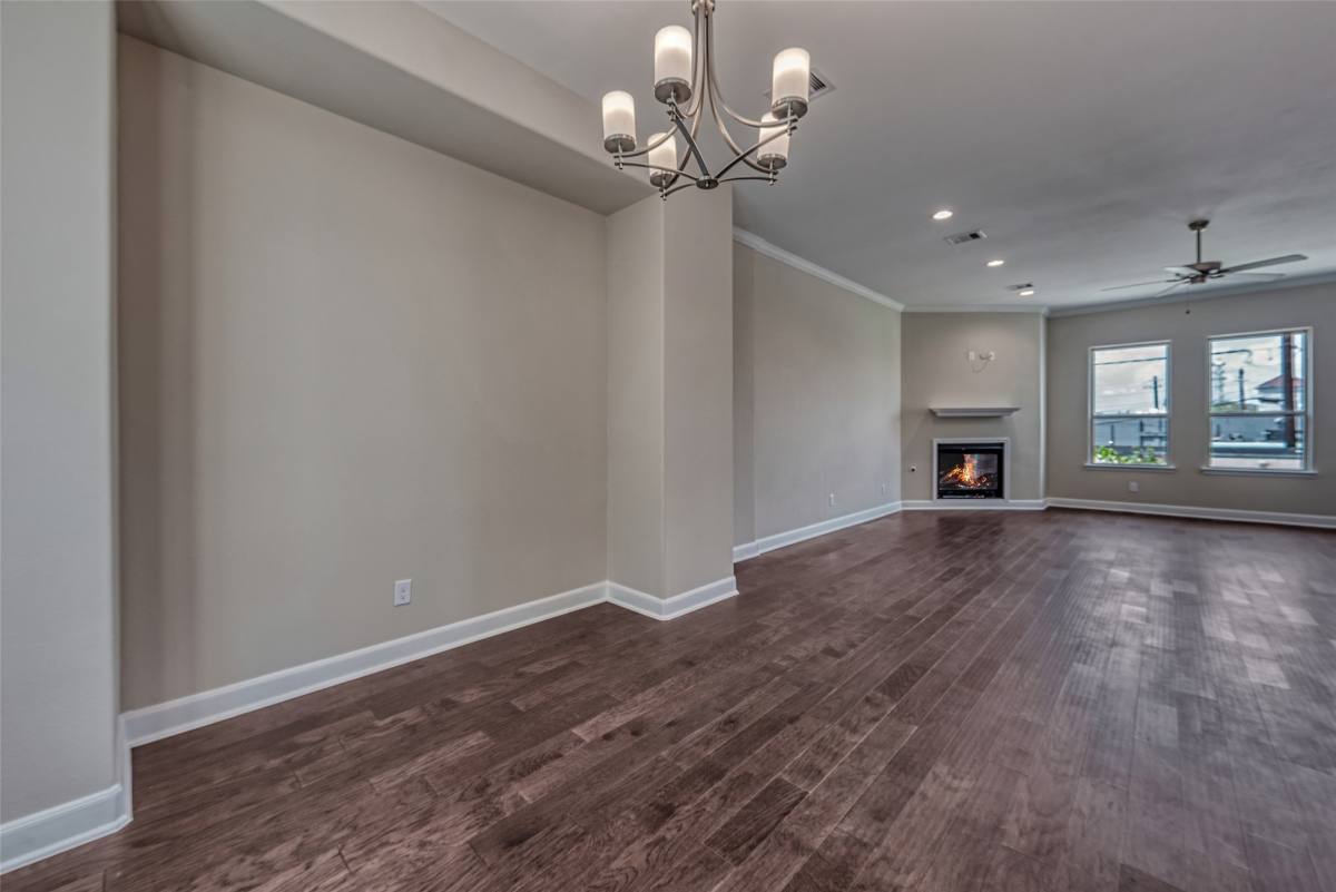 Townhouse for rent at 4135 Du Pont St, Houston, TX 77021