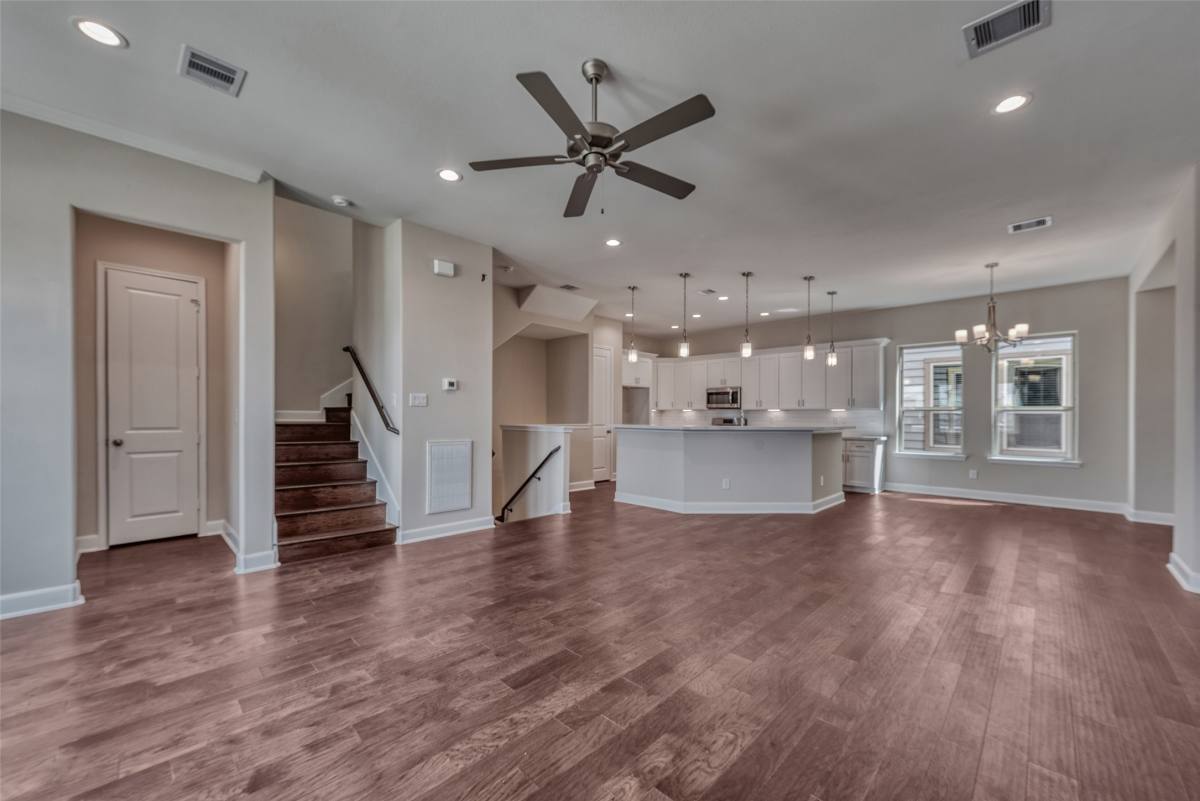 Townhouse for rent at 4135 Du Pont St, Houston, TX 77021