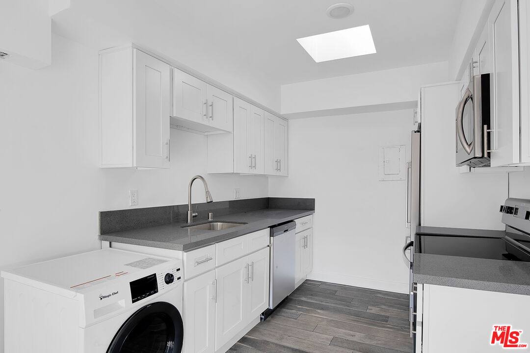 Apartment for rent at 1610 S Beverly Glen Blvd #7, Los Angeles, CA 90024