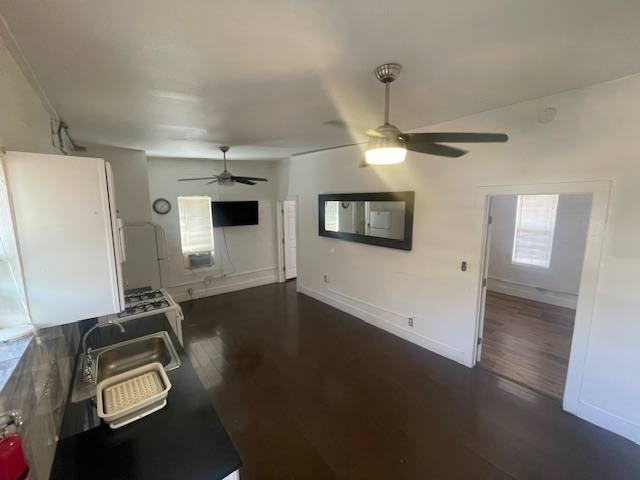 Apartment for rent at 1105 E 6th St, Austin, TX 78702