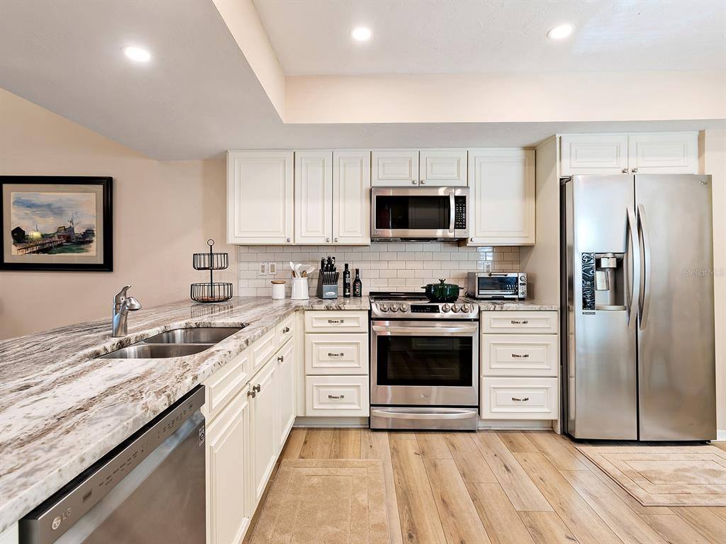 Apartment for rent at 6094 Wilshire Blvd #8, Sarasota, FL 34233