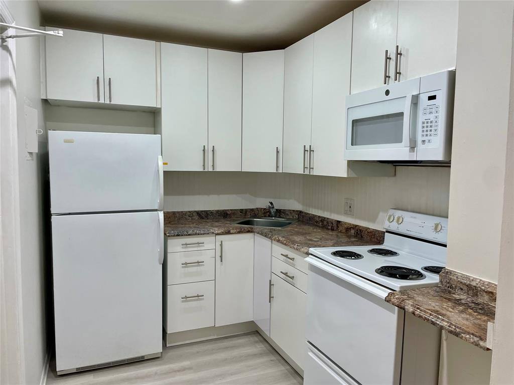 Apartment for rent at 2424 SE 17th St #2424211B, Fort Lauderdale, FL 33316