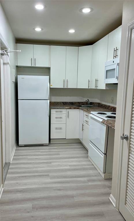 Apartment for rent at 2424 SE 17th St #2424211B, Fort Lauderdale, FL 33316