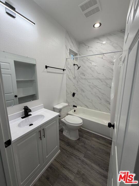 Apartment for rent at 8624 Graham Ave #8624B, Los Angeles, CA 90002