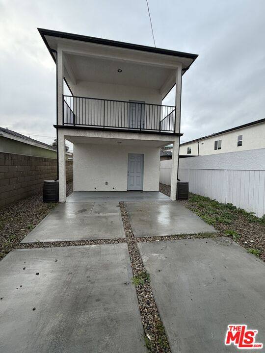 Apartment for rent at 8624 Graham Ave #8624B, Los Angeles, CA 90002