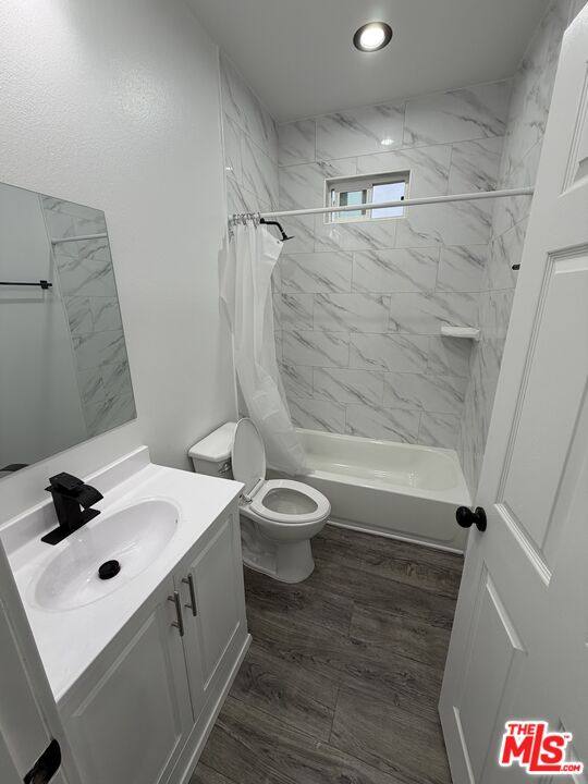 Apartment for rent at 8624 Graham Ave #8624B, Los Angeles, CA 90002
