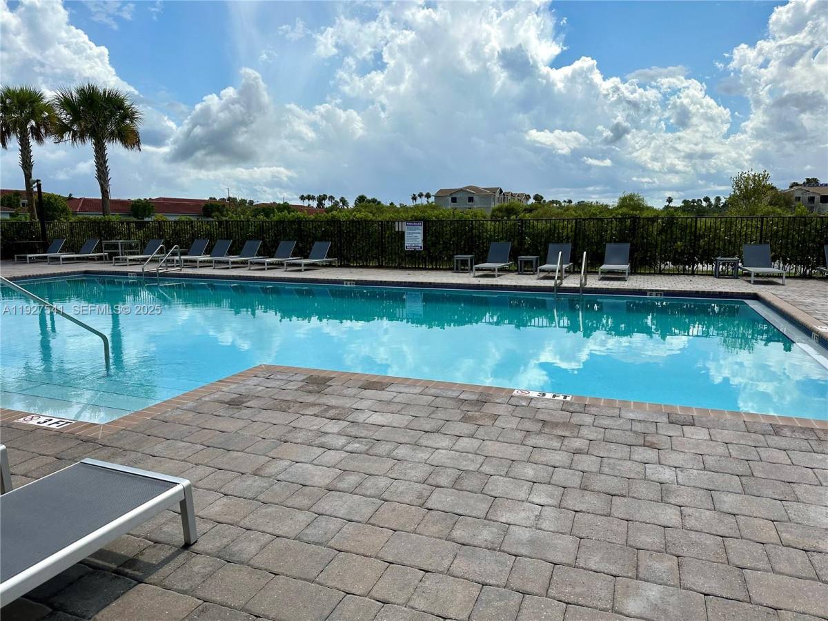 Townhouse for rent at 484 NE 5th St #484, Homestead, FL 33034