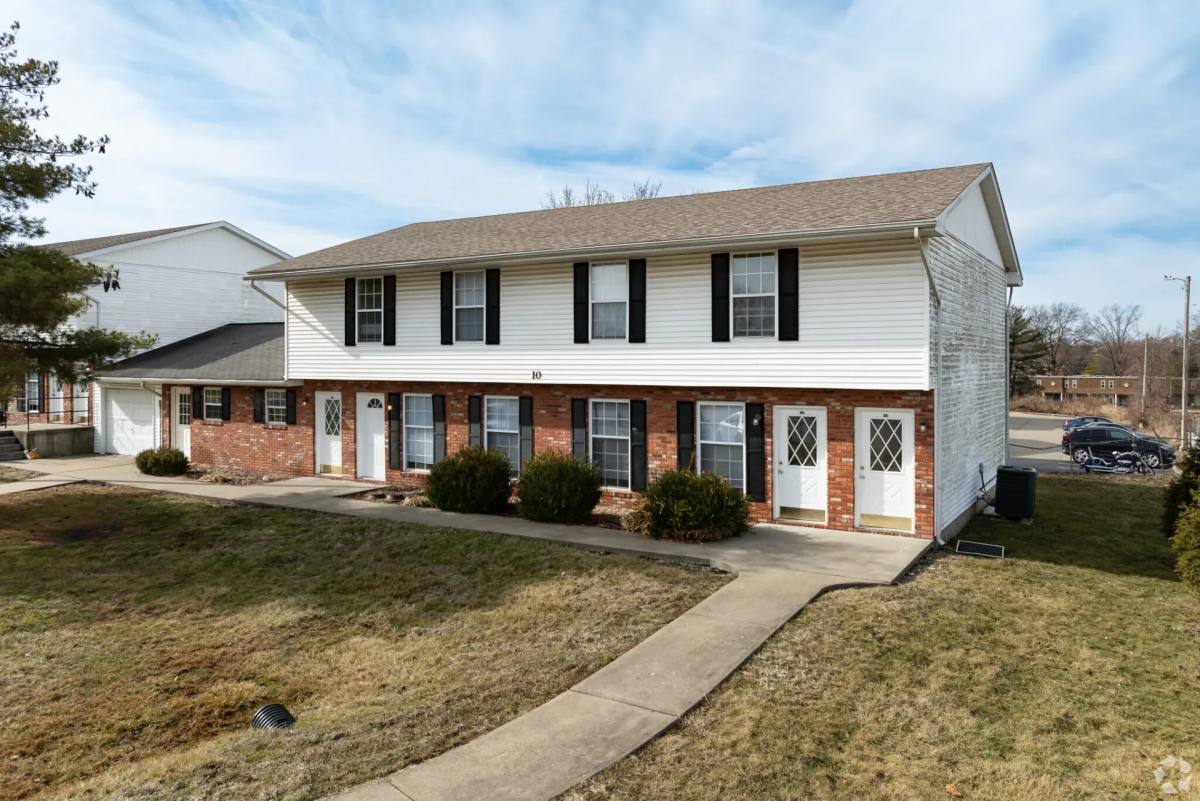 Apartment for rent at 1000 E Grand Ave, Carbondale, IL 62901
