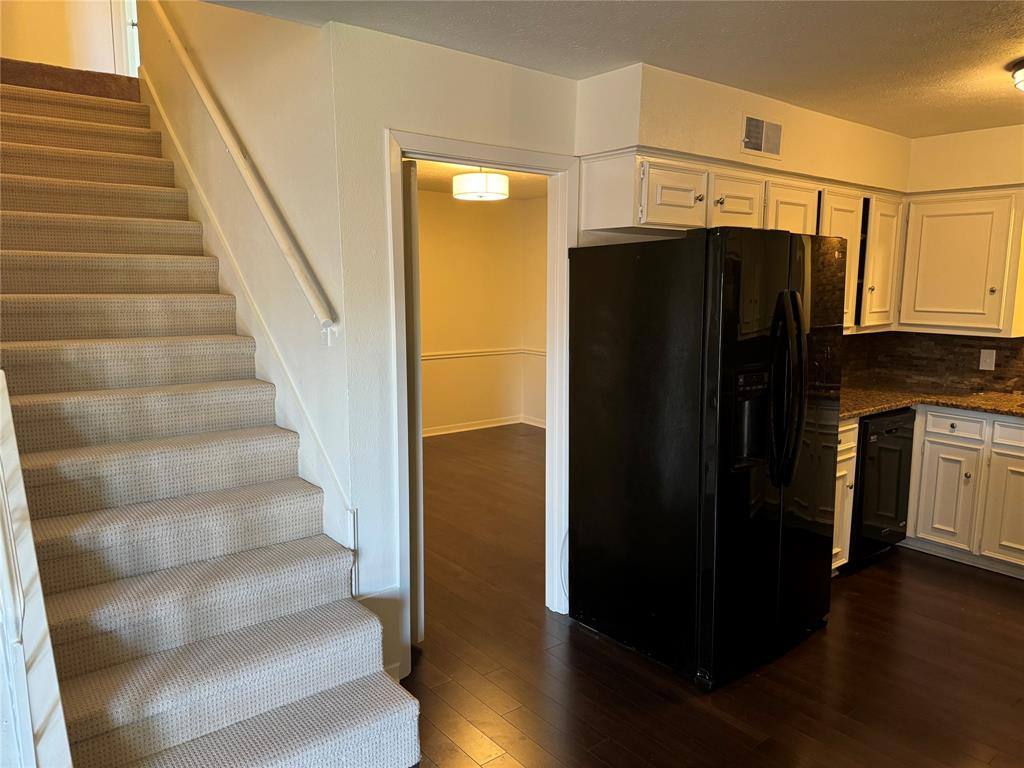 Apartment for rent at 10609 Sandpiper Lane, Dallas, TX 75230