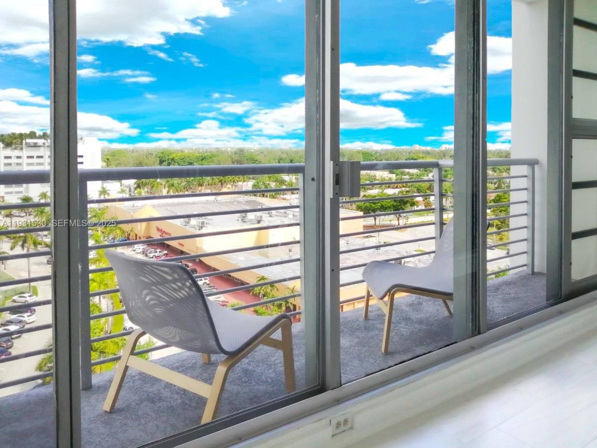 Apartment for rent at 1720 Harrison St #172010F, Hollywood, FL 33020