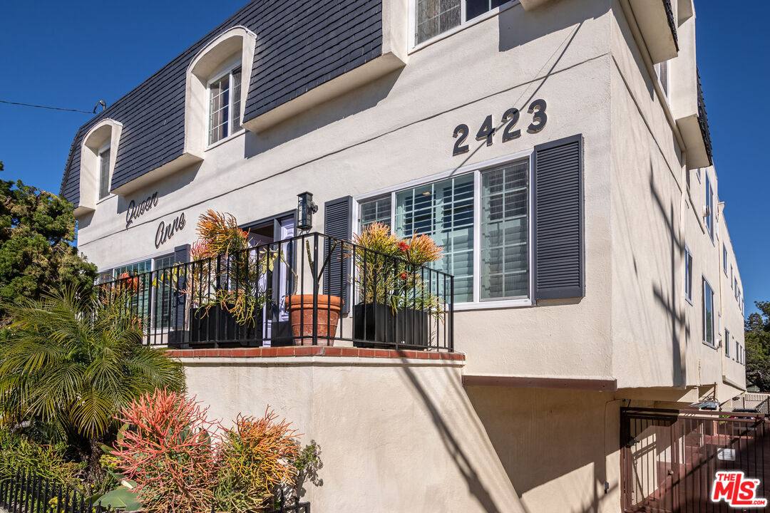 Apartment for rent at 2423 4th St #5, Santa Monica, CA 90405