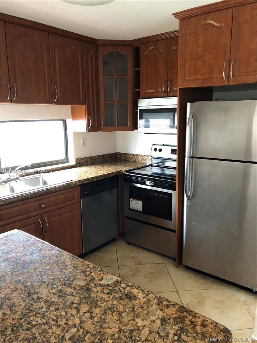 Apartment for rent at 16909 N Bay Rd #711, North Miami Beach, FL 33160