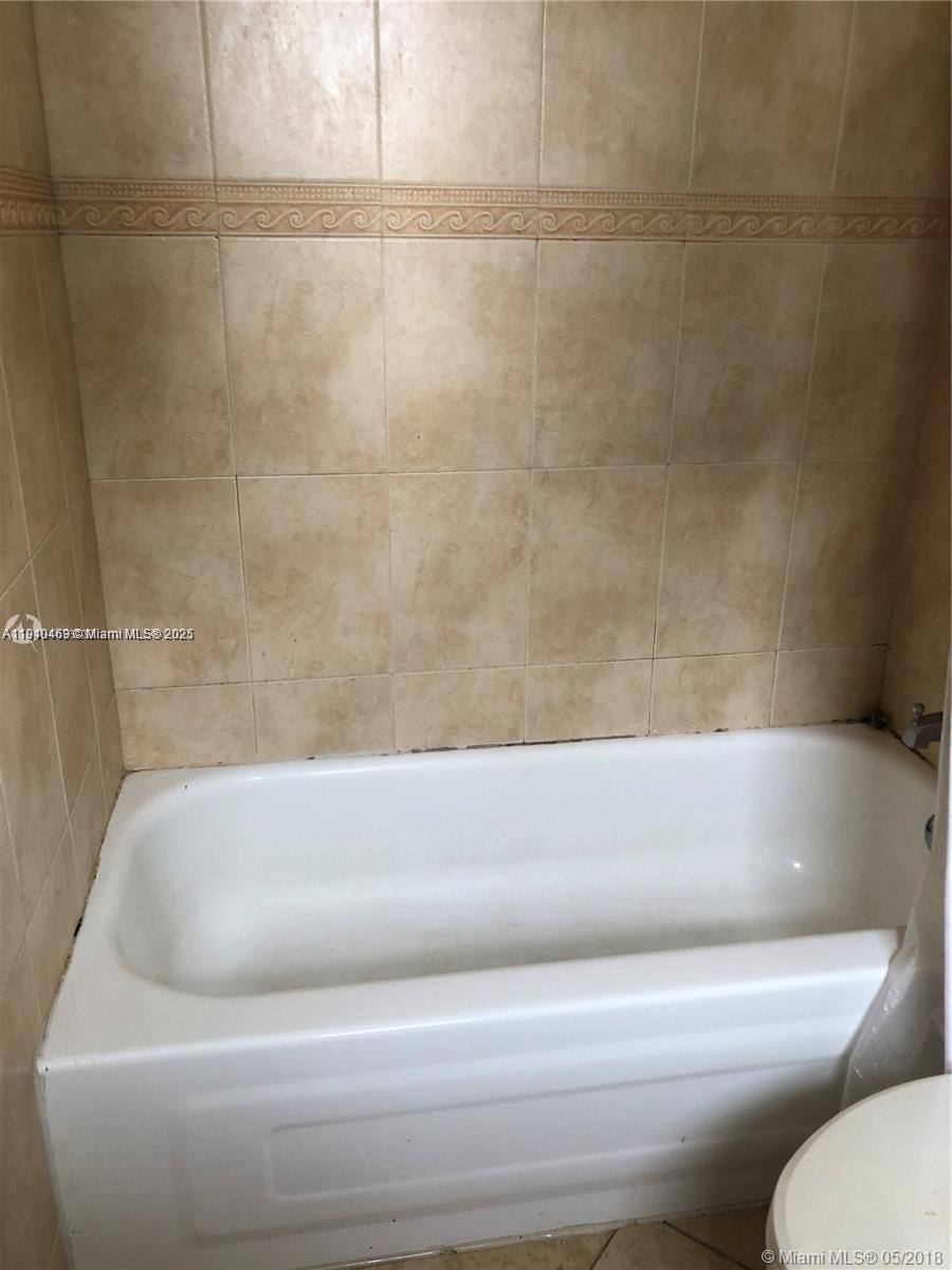 Apartment for rent at 16909 N Bay Rd #711, North Miami Beach, FL 33160