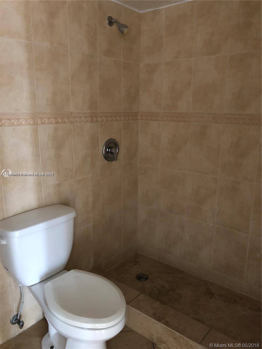 Apartment for rent at 16909 N Bay Rd #711, North Miami Beach, FL 33160
