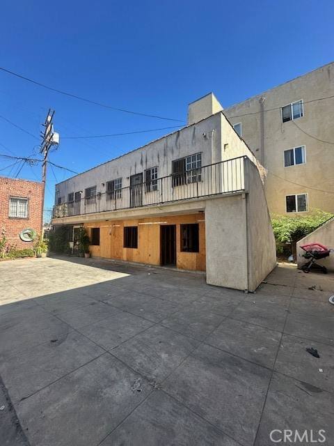 Apartment for rent at 3518 W 3rd St, Los Angeles, CA 90020