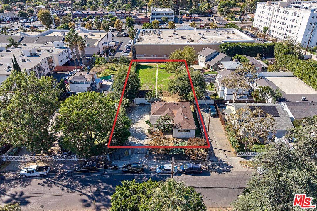 Apartment for rent at 6443 Columbus Ave, Van Nuys, CA 91411