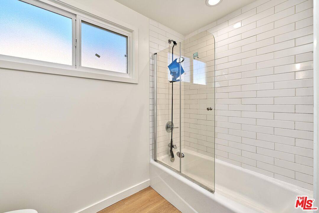 Apartment for rent at 6443 Columbus Ave, Van Nuys, CA 91411