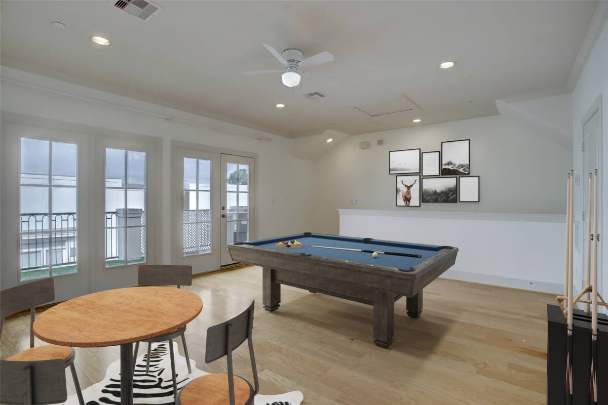 Townhouse for rent at 1415 Oakdale St, Houston, TX 77004