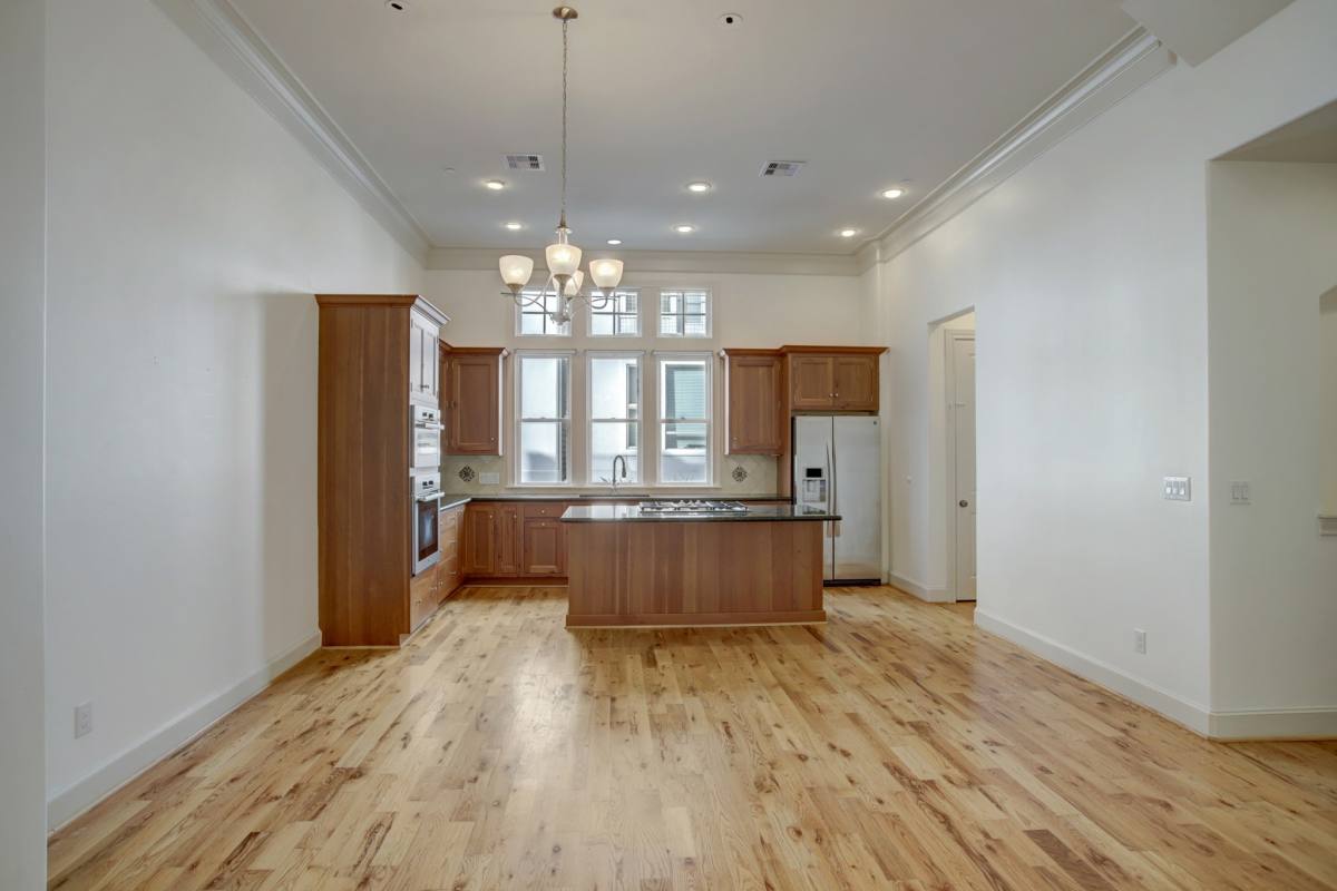 Townhouse for rent at 1415 Oakdale St, Houston, TX 77004