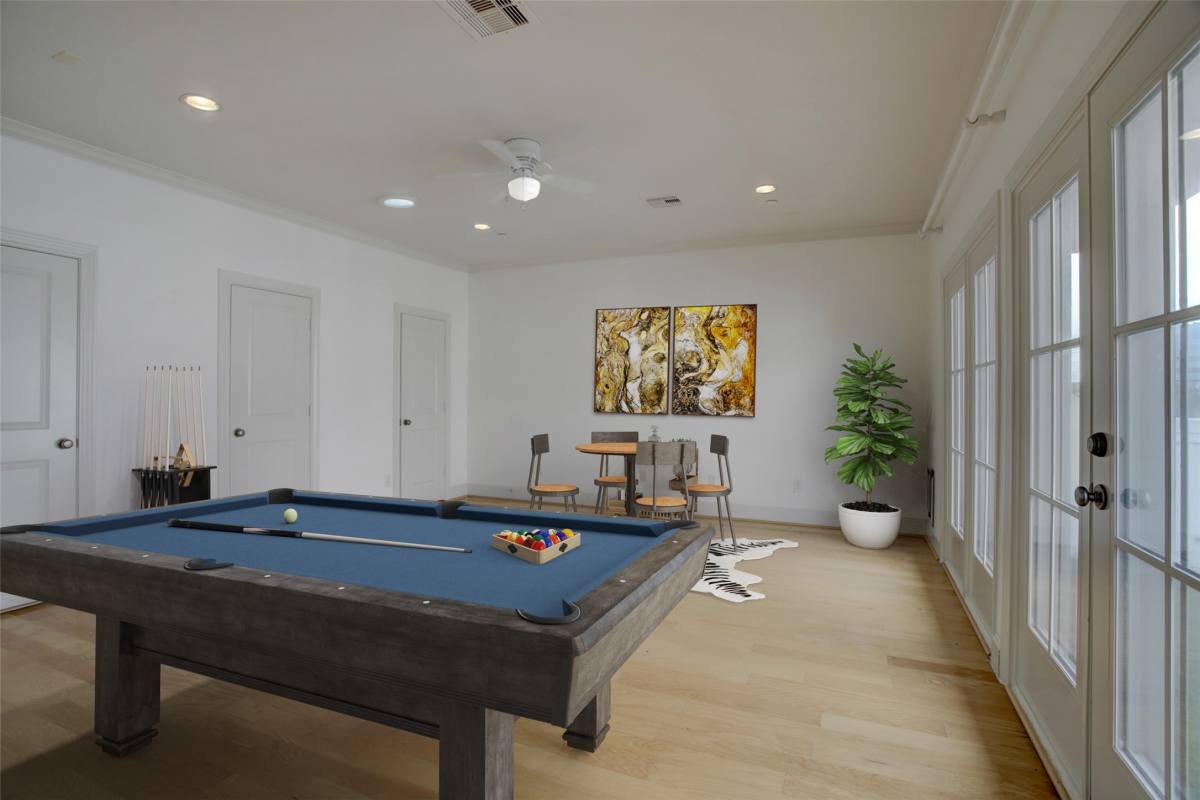 Townhouse for rent at 1415 Oakdale St, Houston, TX 77004