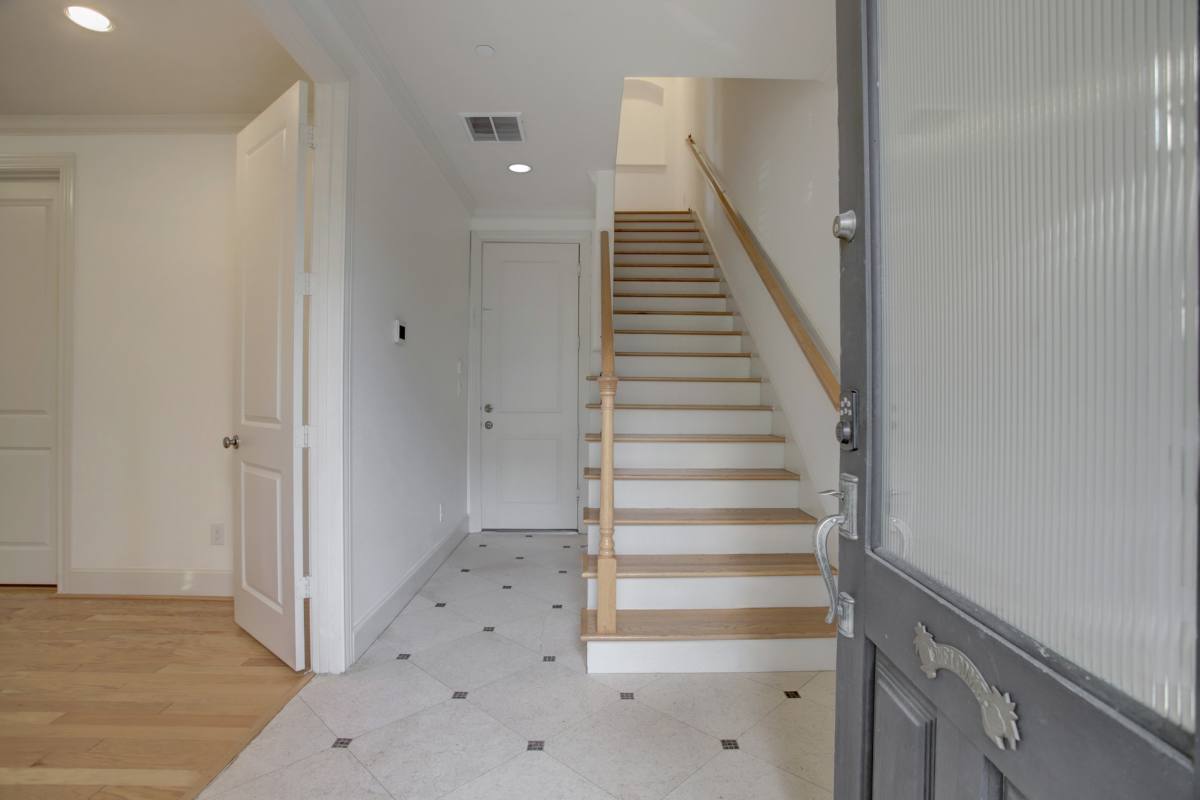 Townhouse for rent at 1415 Oakdale St, Houston, TX 77004