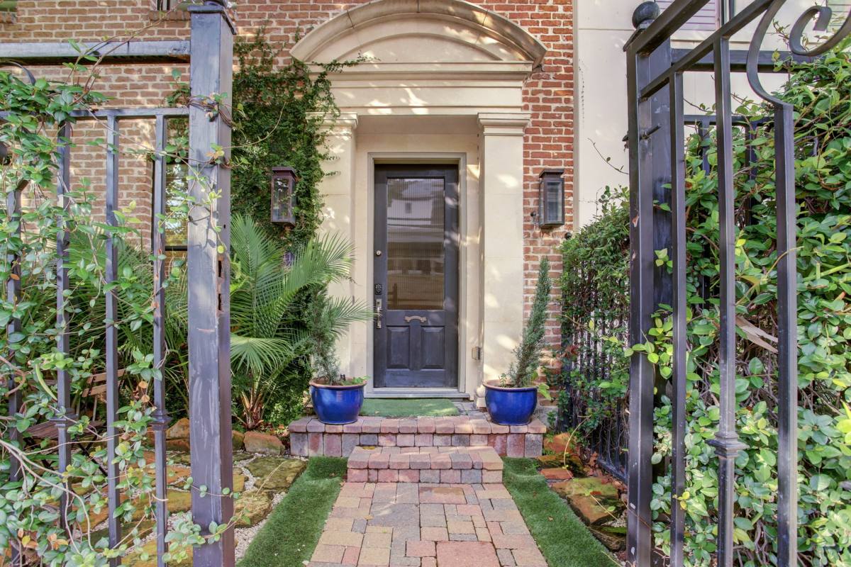 Townhouse for rent at 1415 Oakdale St, Houston, TX 77004