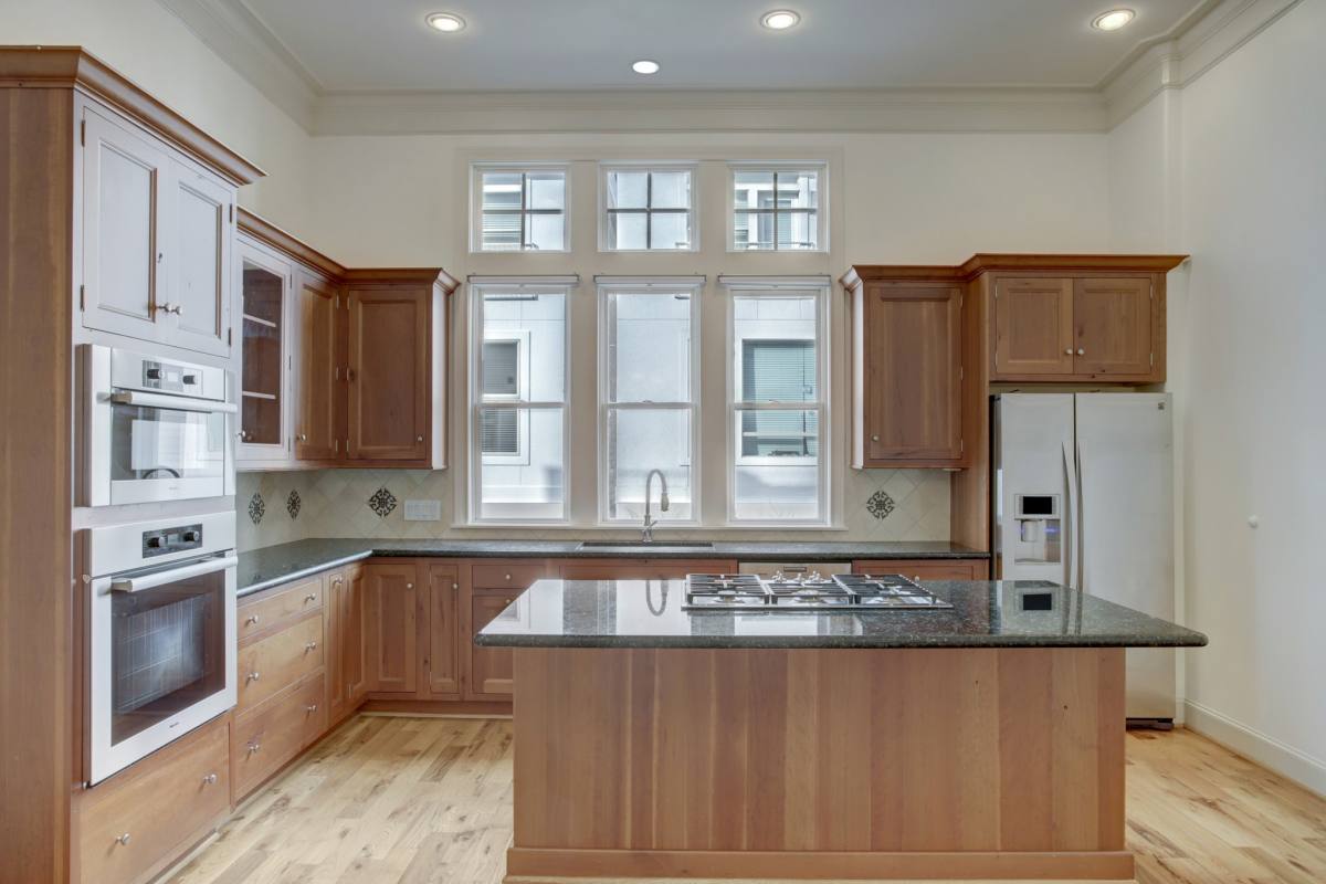 Townhouse for rent at 1415 Oakdale St, Houston, TX 77004