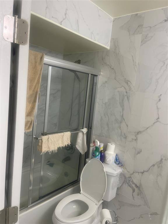 Apartment for rent at 6250 SW 9th St, Pompano Beach, FL 33068