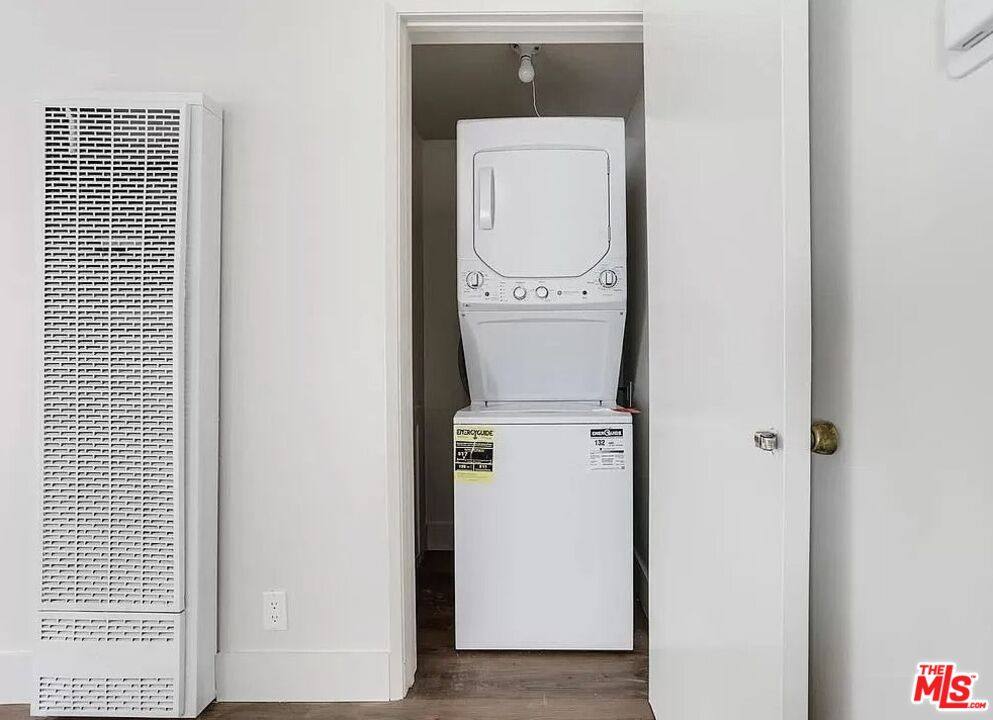 Apartment for rent at 1813 9th St, Santa Monica, CA 90404