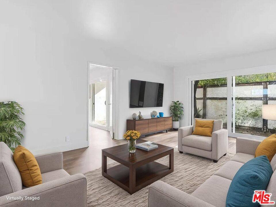 Apartment for rent at 1813 9th St, Santa Monica, CA 90404