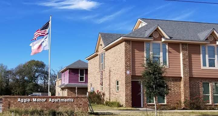 Townhouse for rent at 903 Balcones Dr #9033B, College Station, TX 77845