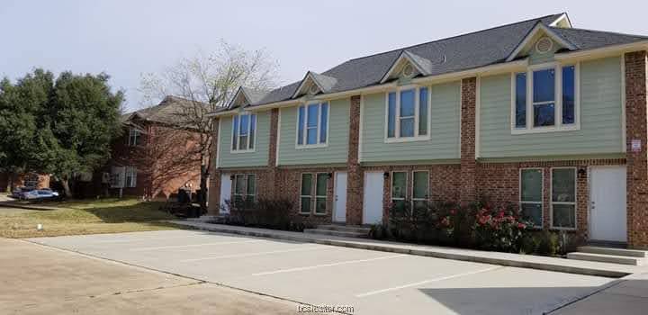 Townhouse for rent at 903 Balcones Dr #9033B, College Station, TX 77845
