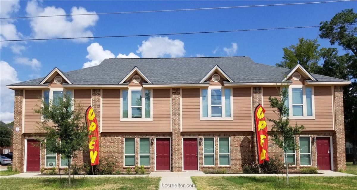 Townhouse for rent at 903 Balcones Dr #9033B, College Station, TX 77845