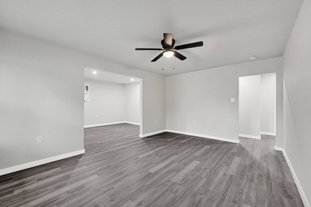 Apartment for rent at 10609 Murr Way, Houston, TX 77048